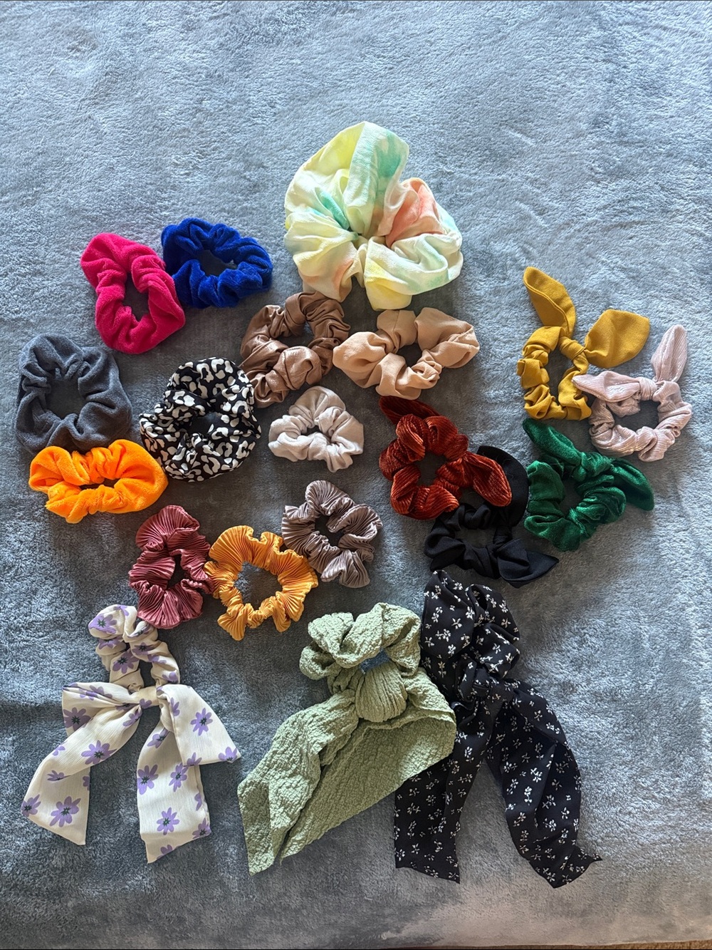 Assorted Scrunchie Hair Tie Set - Multicolor